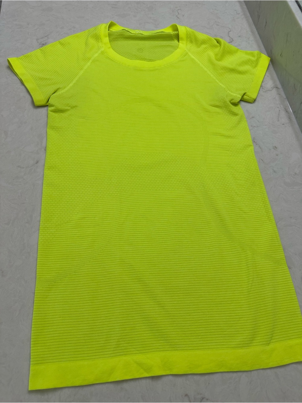 lululemon athletica Neon Yellow Short Sleeve Performance Tee, S